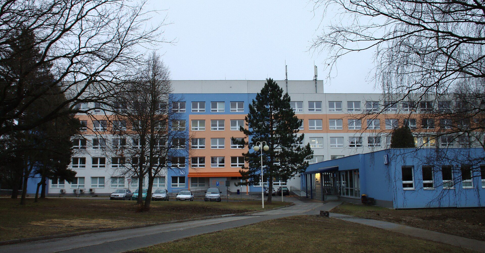 Budova nemocnice a zdravotnického zařízení