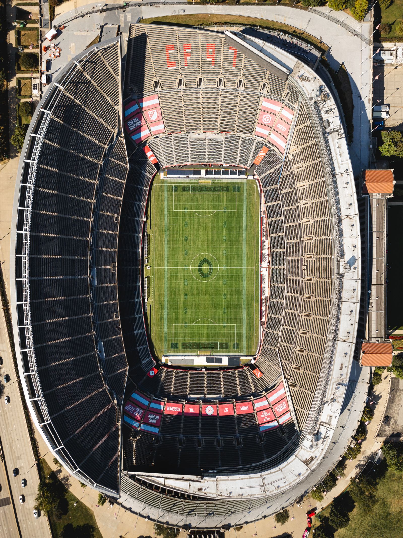 Stadion jako měkký cíl s hromadnou účastí